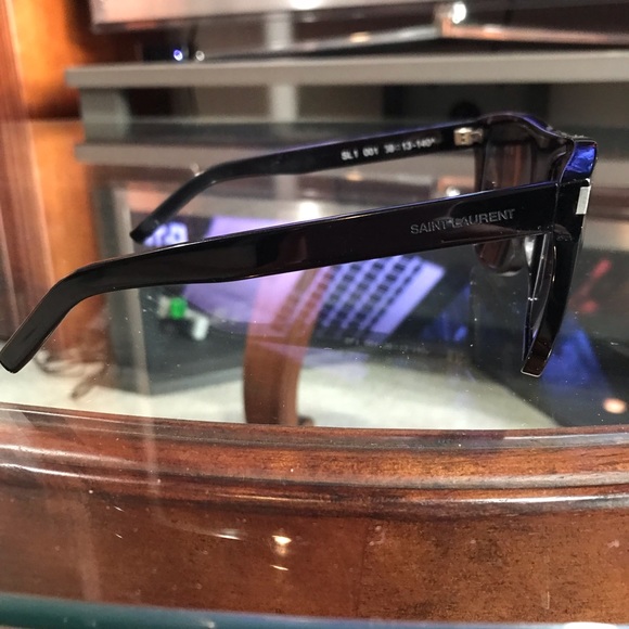 Saint Laurent sunglasses - Picture 4 of 5